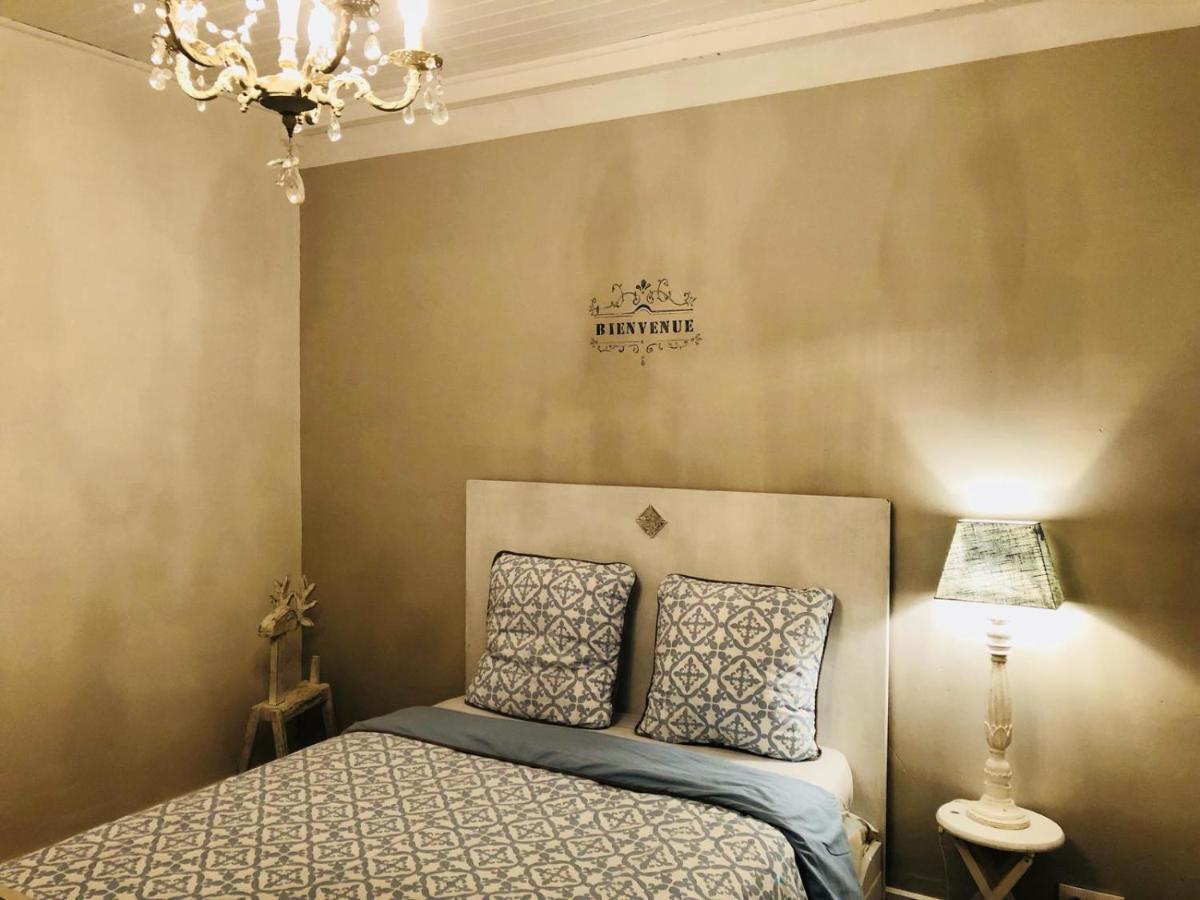 Chambre D'Hote Equestre Au Petit Bonheur Chateldon Bagian luar foto