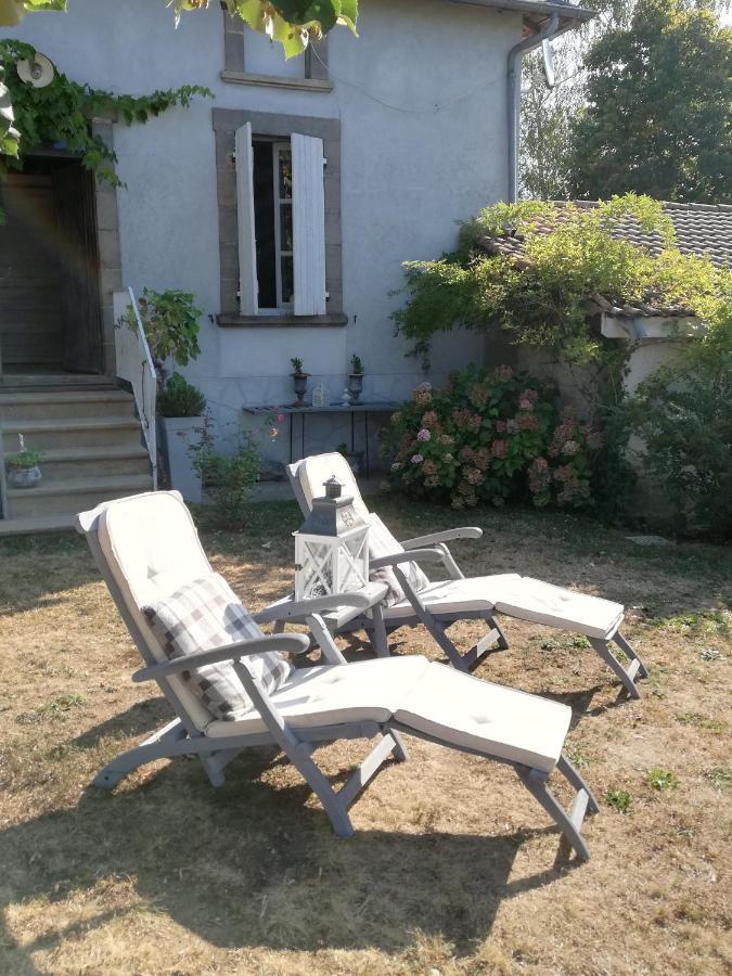 Chambre D'Hote Equestre Au Petit Bonheur Chateldon Bagian luar foto